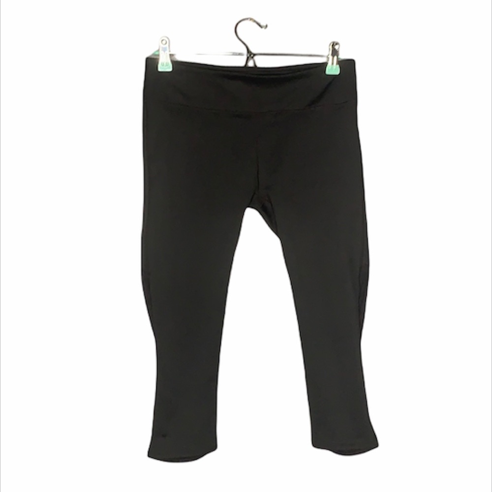FABLETICS Mid-Rise Mesh Black Capri